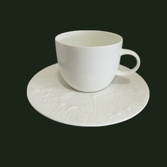 SET of 2 ROSENTHAL  Bjorn Wiinblad MAGIC FLUTE WHITE DEMITASSE CUP & SAUCER - Picture 3 of 6